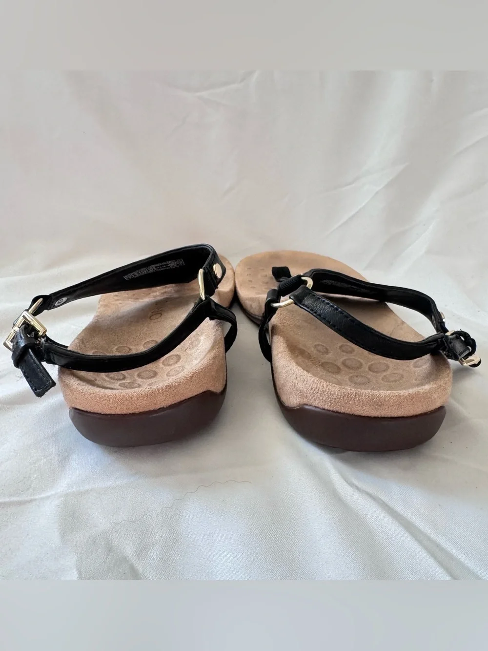 Vionic Rest Kirra Sandal Sz 7 Women T Strap Orthotic Leather Black TVW5126 Thong